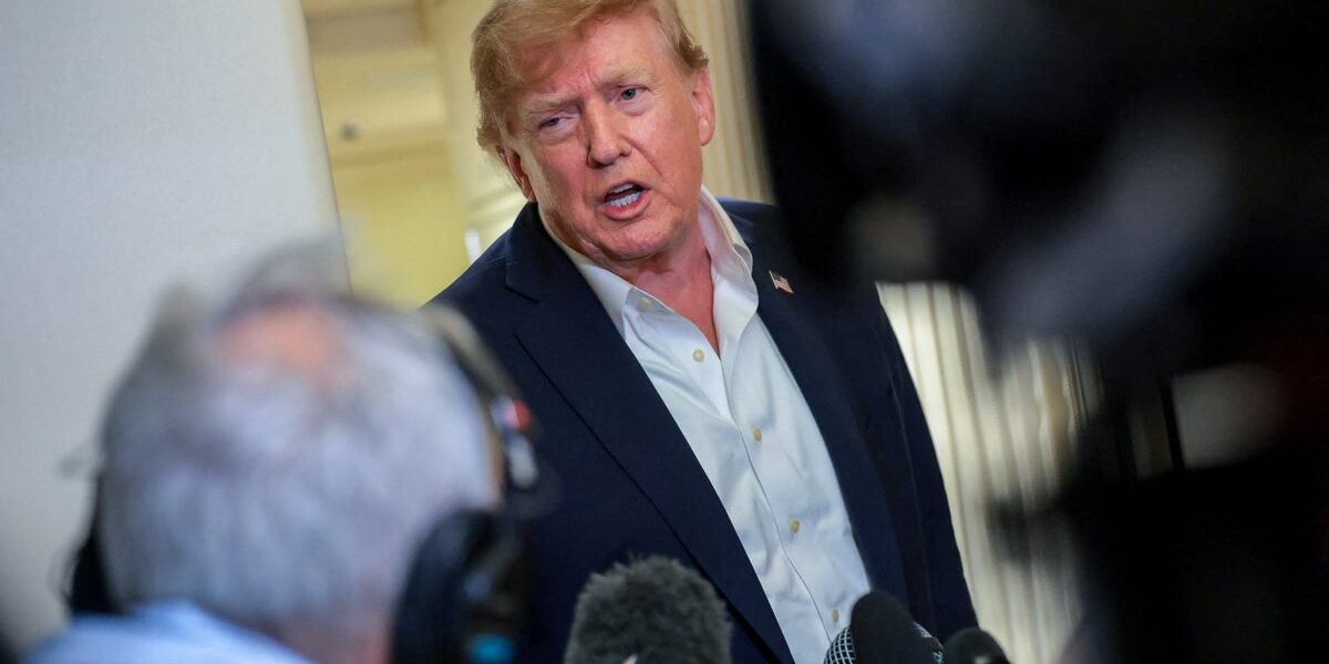 Trump Suggests US Could Keep Iranian Oil Like Venezuela as Hormuz Talks Stall Trump Suggests US Could Keep Iranian Oil Like Venezuela as Hormuz Talks Stall