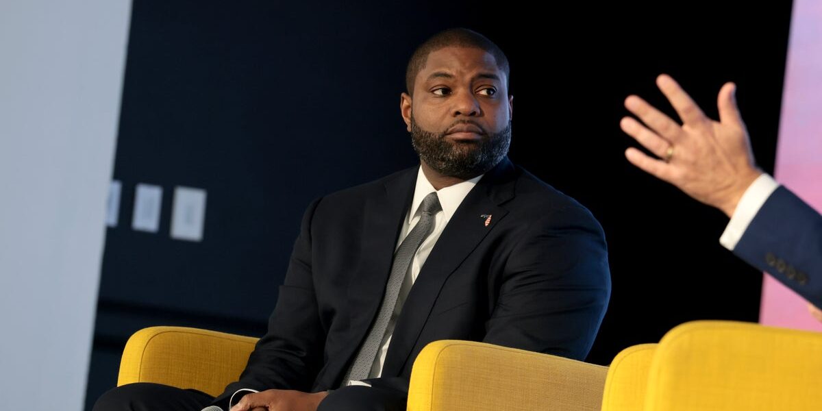 Republican Candidate Stripped Trump Endorsement From Website, Faces Community Note Backlash Republican Candidate Stripped Trump Endorsement From Website, Faces Community Note Backlash
