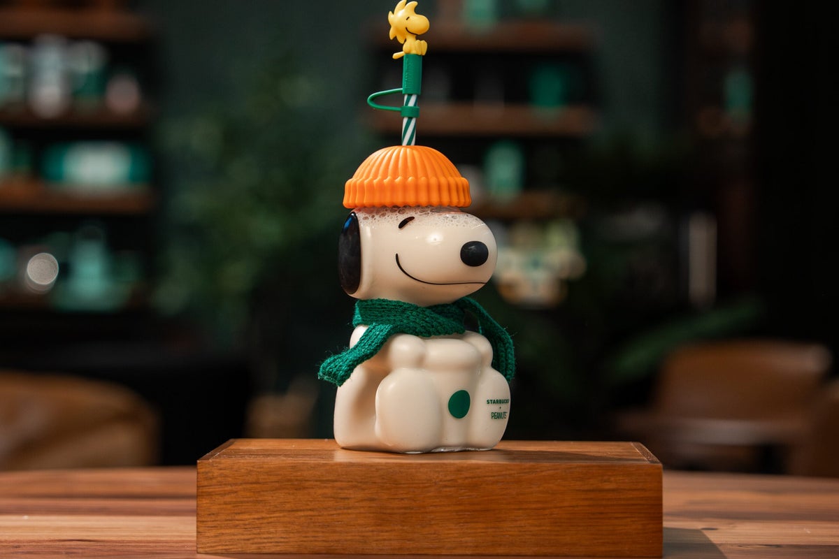 Starbucks Snoopy Cups Resold Online for Hundreds as Fans Voice Frustration Starbucks Snoopy Cups Resold Online for Hundreds as Fans Voice Frustration