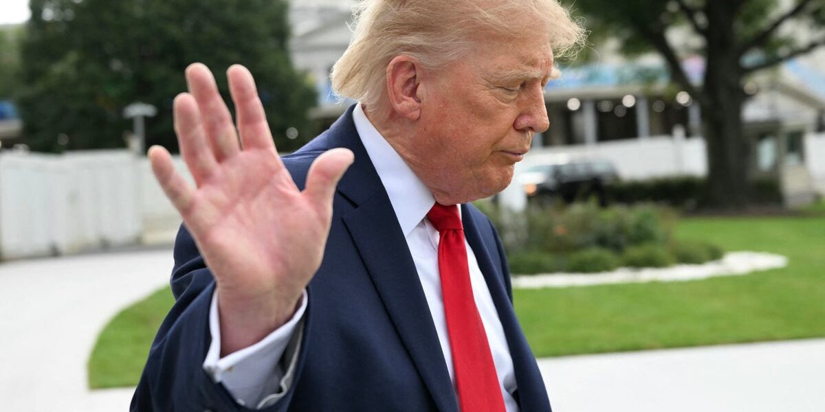 Trump Again Criticizes Press Coverage, Replaces CNN with LindellTV on Air Force One Trump Again Criticizes Press Coverage, Replaces CNN with LindellTV on Air Force One