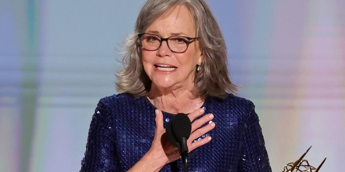 Sally Field Criticizes Trump’s Canada Trade War During Emmys Speech