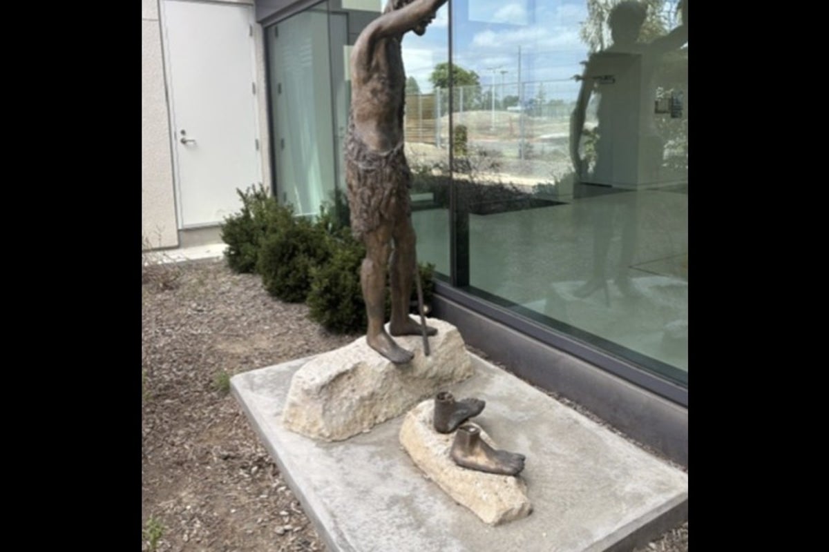 Cops Hunt for Stolen K Bronze Jesus Statue in Southern California Cops Hunt for Stolen K Bronze Jesus Statue in Southern California