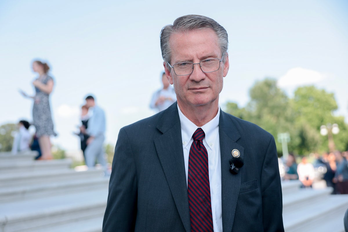 Congress Divided on AI Regulation as GOP Lawmaker Slams Oversight Efforts