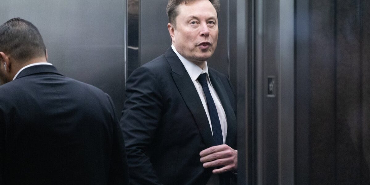 Elon Musk Under Consideration as Potential Investor in Warner-Paramount Merger Elon Musk Under Consideration as Potential Investor in Warner-Paramount Merger