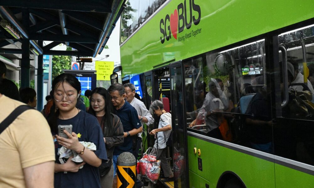 Singapore Imposes £294 Fines for Loud Music on Buses Singapore Imposes £294 Fines for Loud Music on Buses