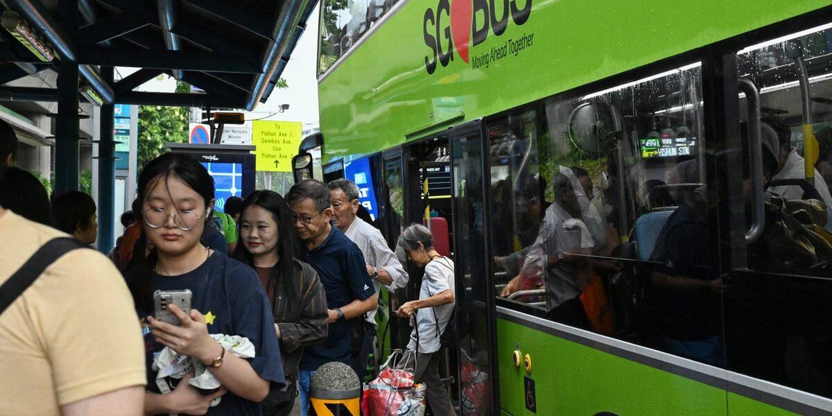 Singapore Imposes £294 Fines for Loud Music on Buses Singapore Imposes £294 Fines for Loud Music on Buses