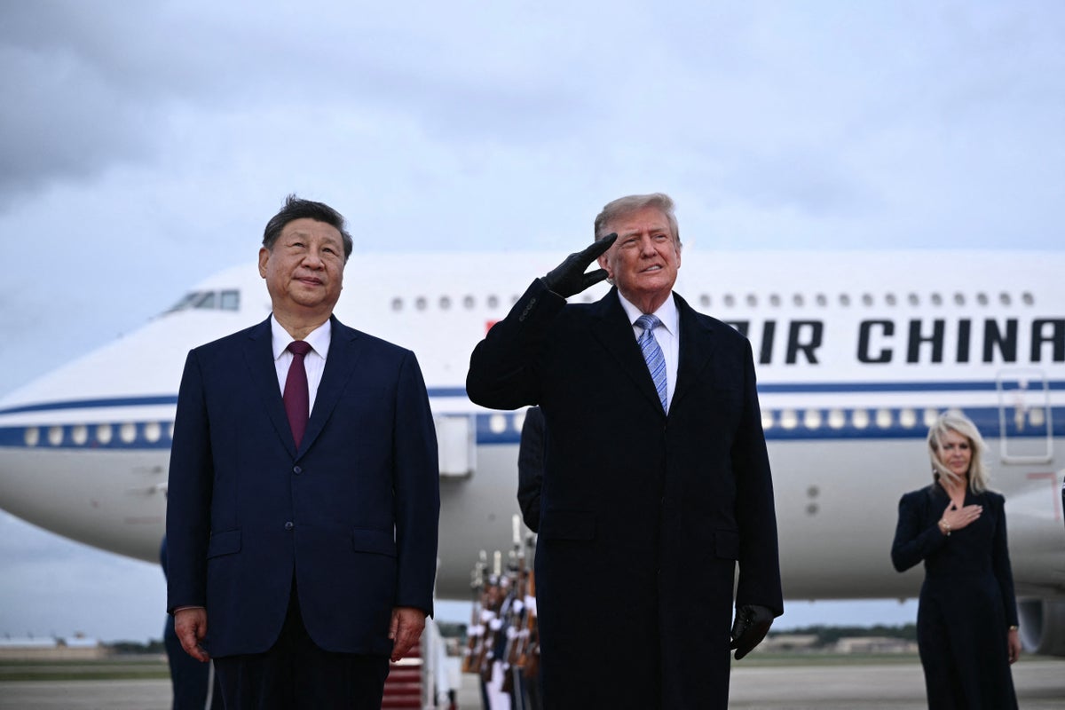 Trump’s Photo with Xi Includes Only Natalie Harp, No Melania