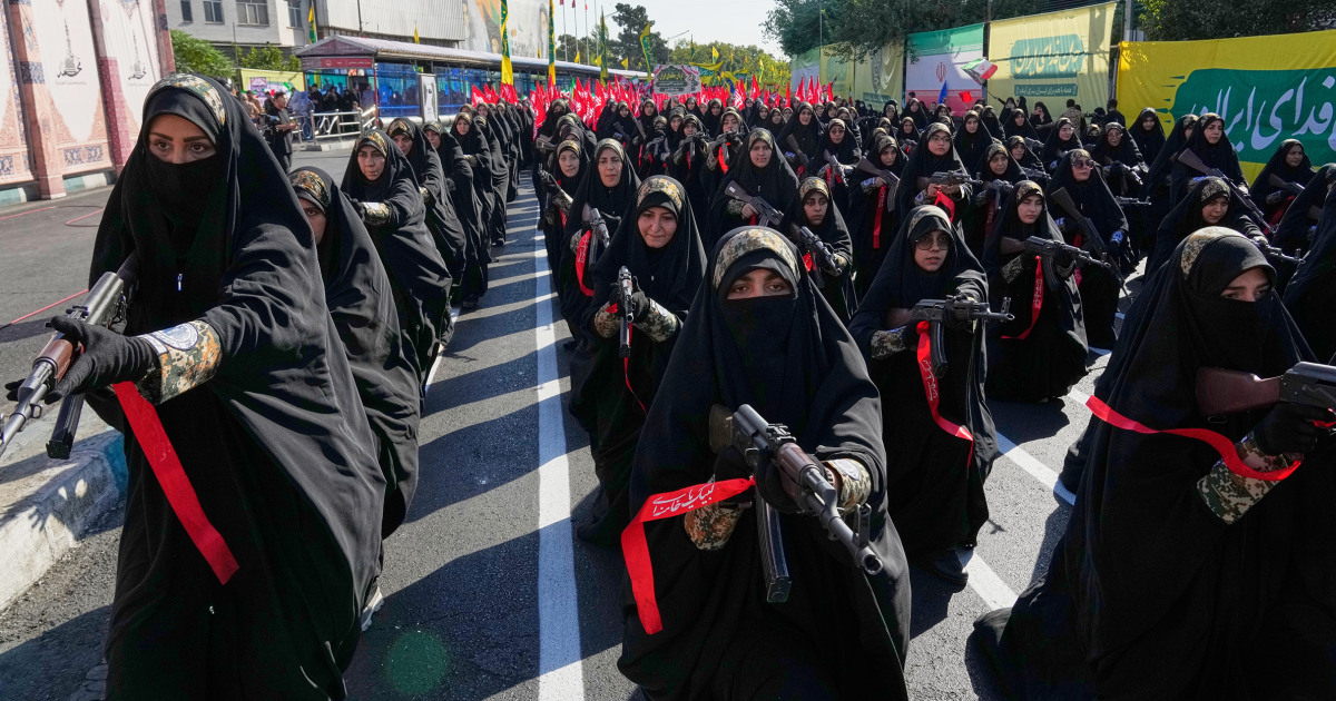 Iranians Mobilize in Largest Public Demonstration Since War Began Iranians Mobilize in Largest Public Demonstration Since War Began