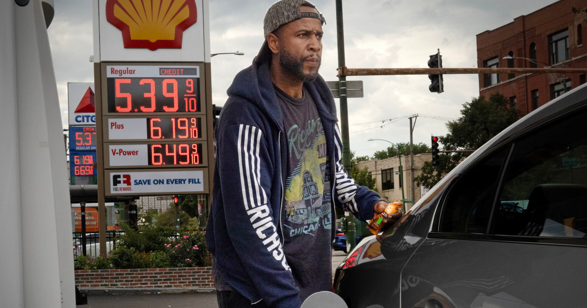 Gas Prices Near Year-Long High as Midterms Loom Gas Prices Near Year-Long High as Midterms Loom