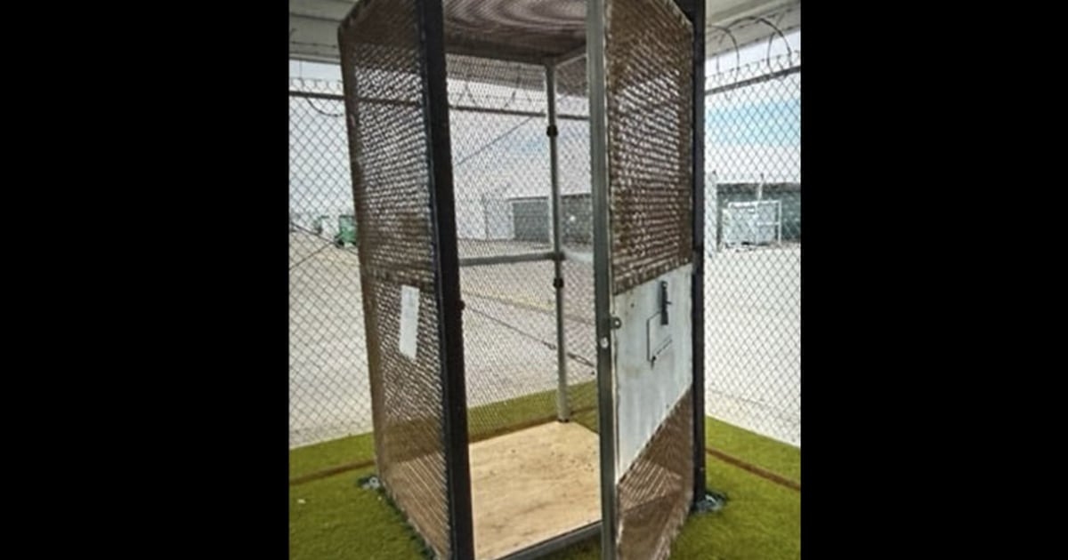 DHS Report Reveals Immigrants Held in Tiny Outdoor Cages at Florida Detention Site DHS Report Reveals Immigrants Held in Tiny Outdoor Cages at Florida Detention Site