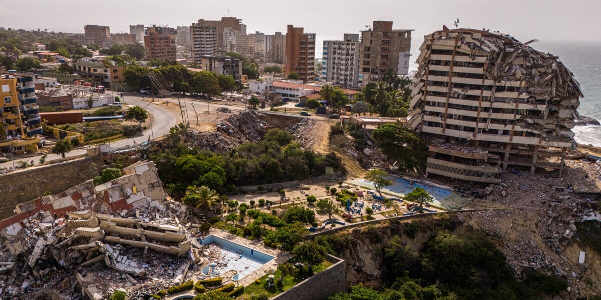 Venezuela Earthquake Victims’ Families Still Searching for Remains Three Months Later Venezuela Earthquake Victims’ Families Still Searching for Remains Three Months Later