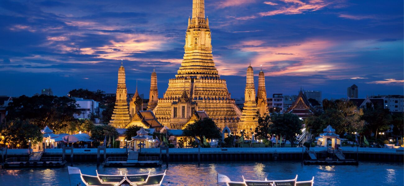 Bangkok Floods Disrupt Traffic and Force Evacuations Amid Heavy Rain