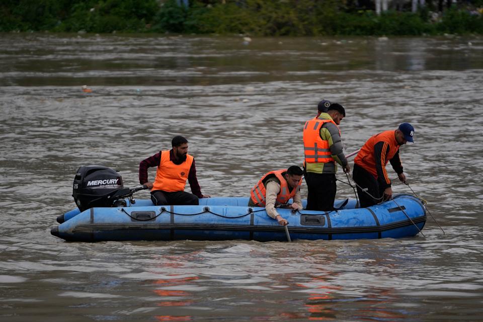 129 Missing After Passenger Ship Capsizes in Java Sea as Rescuers Face Challenging Conditions