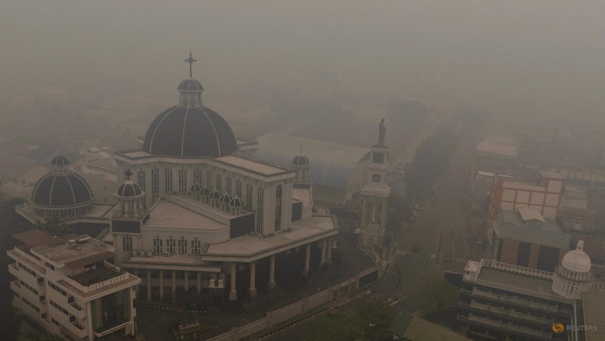 Rain Offers Relief from Toxic Haze in Indonesia’s Pontianak Rain Offers Relief from Toxic Haze in Indonesia’s Pontianak