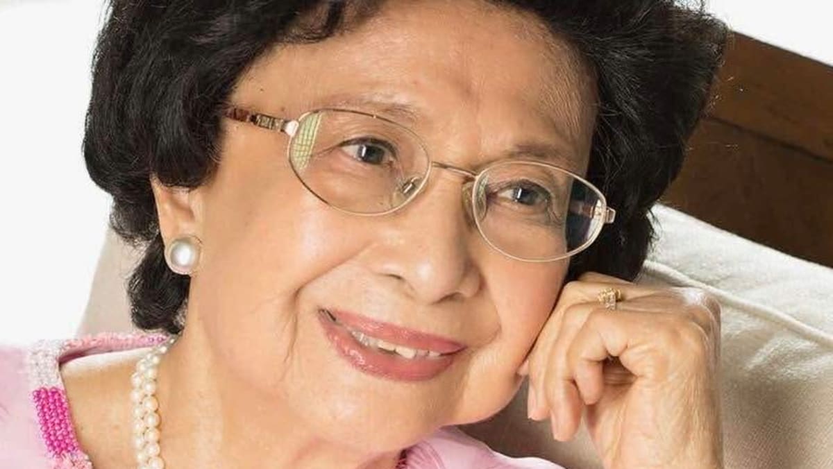 Malaysian Former PM’s Wife Siti Hasmah Passes Away at Age 100
