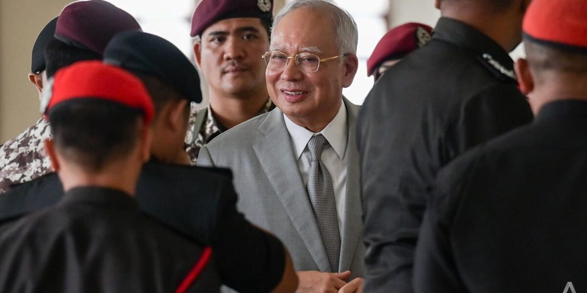 Malaysian Ex-PM Najib Seeks Court Stay on 15-Year Sentence in 1MDB Case Malaysian Ex-PM Najib Seeks Court Stay on 15-Year Sentence in 1MDB Case