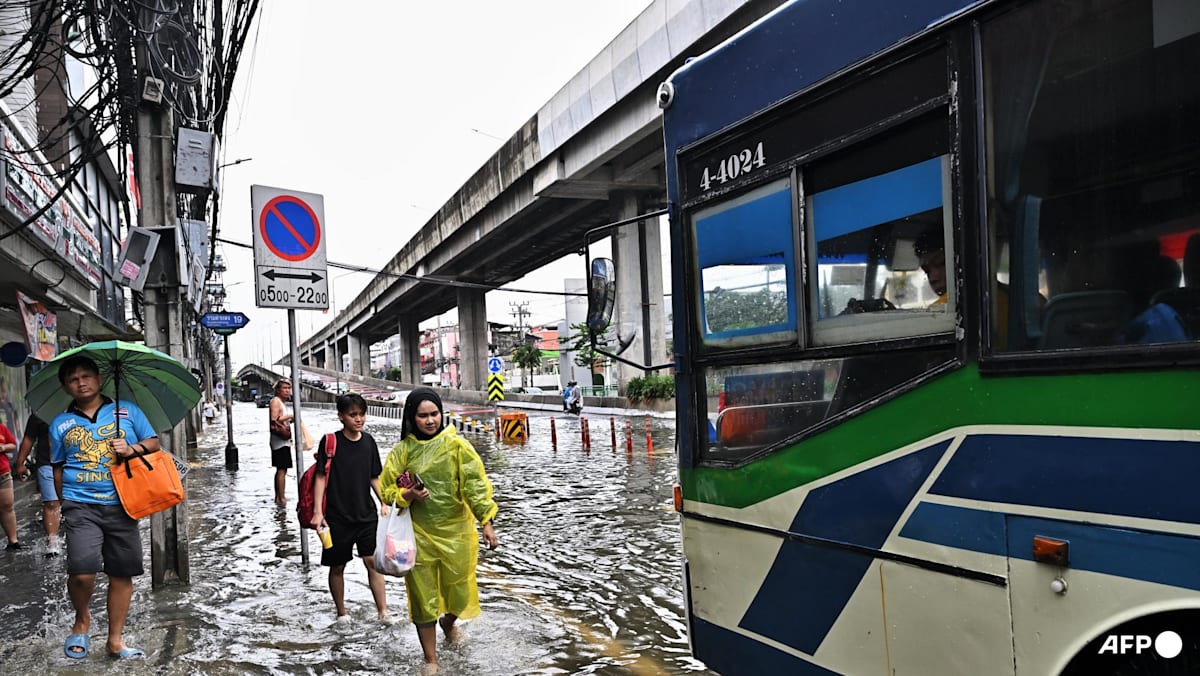 Bangkok Floods Displace Thousands, Trigger Shelter Evacuations