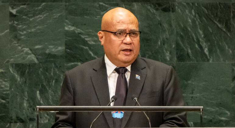 Tuvalu Warns of Climate Crisis as Rising Seas Threaten Nation’s Survival Tuvalu Warns of Climate Crisis as Rising Seas Threaten Nation’s Survival