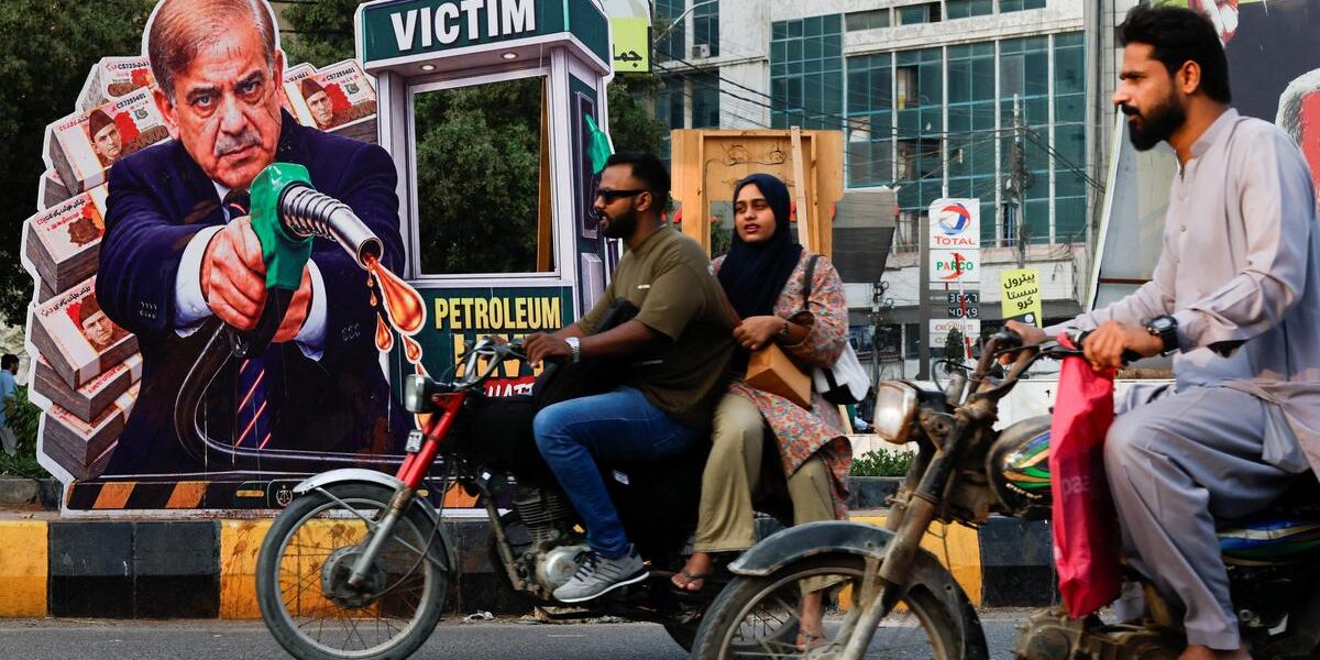 Pakistan Implements Austerity Measures as Fuel Prices Surge Pakistan Implements Austerity Measures as Fuel Prices Surge