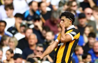 Hull Stuns Chelsea in 2-2 Draw to Extend Unbeaten Start Hull Stuns Chelsea in 2-2 Draw to Extend Unbeaten Start