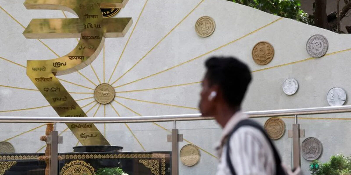 India’s Central Bank Suspected of Forex Market Intervention to Stabilize Rupee India’s Central Bank Suspected of Forex Market Intervention to Stabilize Rupee