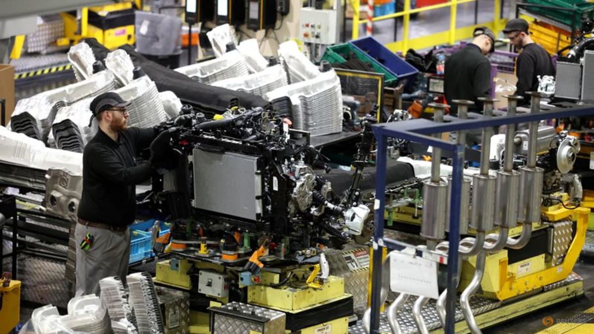 Nissan Invests £170M in New Hybrid SUV at UK Plant Nissan Invests £170M in New Hybrid SUV at UK Plant