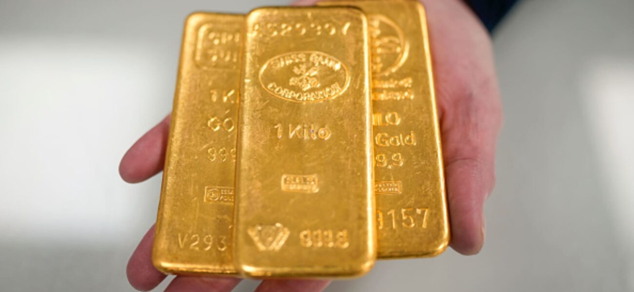 Gold Faces Monthly Decline as Inflation Data Looms and Rate Hikes Loom Gold Faces Monthly Decline as Inflation Data Looms and Rate Hikes Loom
