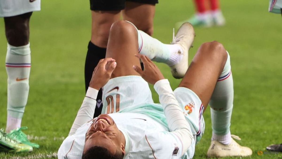 Mbappe Suffering from Knee Hyperextension After Nations League Win Mbappe Suffering from Knee Hyperextension After Nations League Win