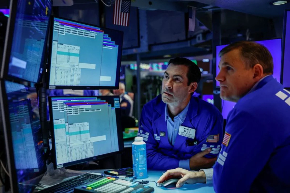Global Equity Fund Outflows Reach Nine-Month Peak Amid Inflation and Rate Hike Fears Global Equity Fund Outflows Reach Nine-Month Peak Amid Inflation and Rate Hike Fears