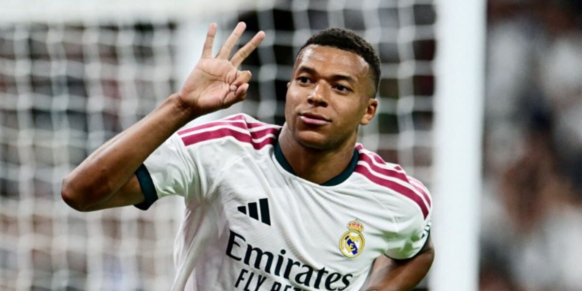 Mbappe Claims Ballon d’Or Still Within Reach Despite Empty Trophy Cabinet Mbappe Claims Ballon d’Or Still Within Reach Despite Empty Trophy Cabinet
