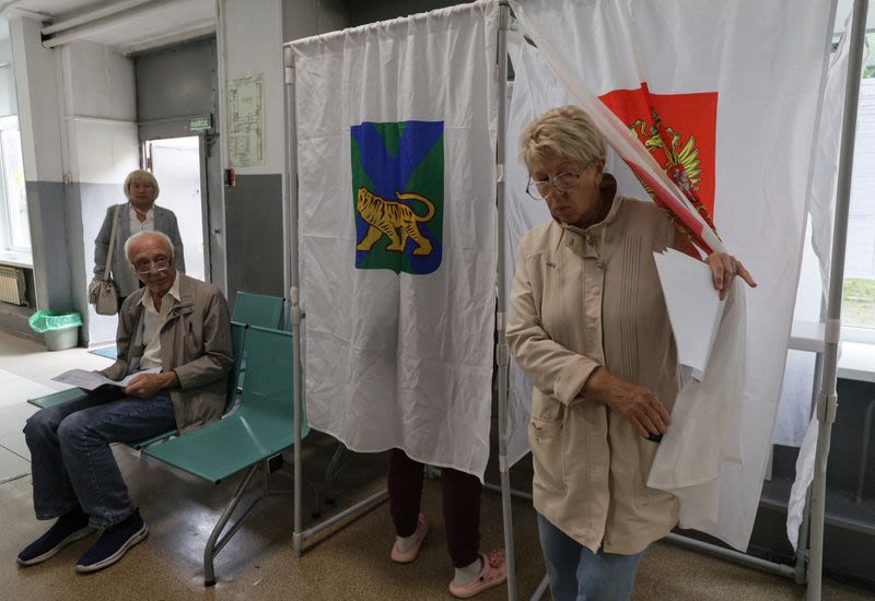 Russian Exiles Cast Votes in Parliamentary Election Amid War and Dissent Russian Exiles Cast Votes in Parliamentary Election Amid War and Dissent