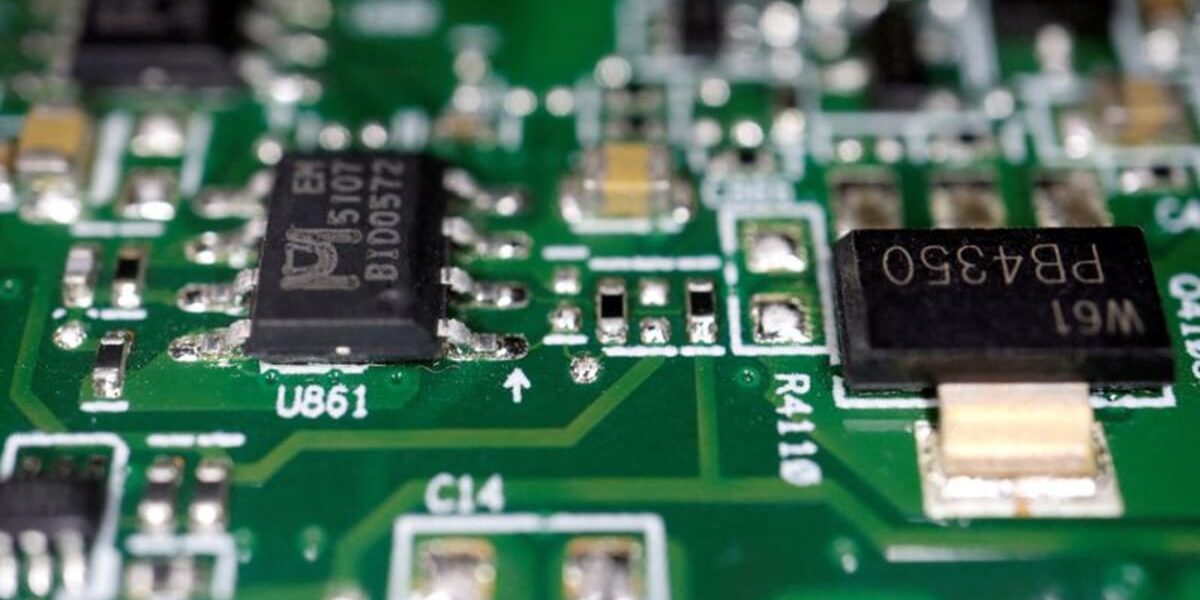 Apple and Qualcomm Extend Chip Licensing Agreement Through 2027 Apple and Qualcomm Extend Chip Licensing Agreement Through 2027