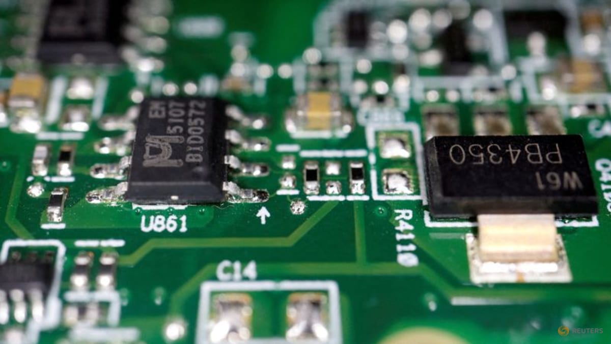 Apple and Qualcomm Extend Chip Licensing Agreement Through 2027