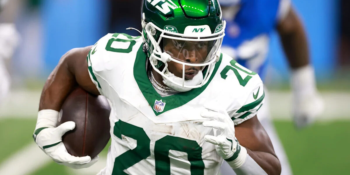 Jets’ Breece Hall Suffers Thigh Injury in Week 3 Loss to Lions