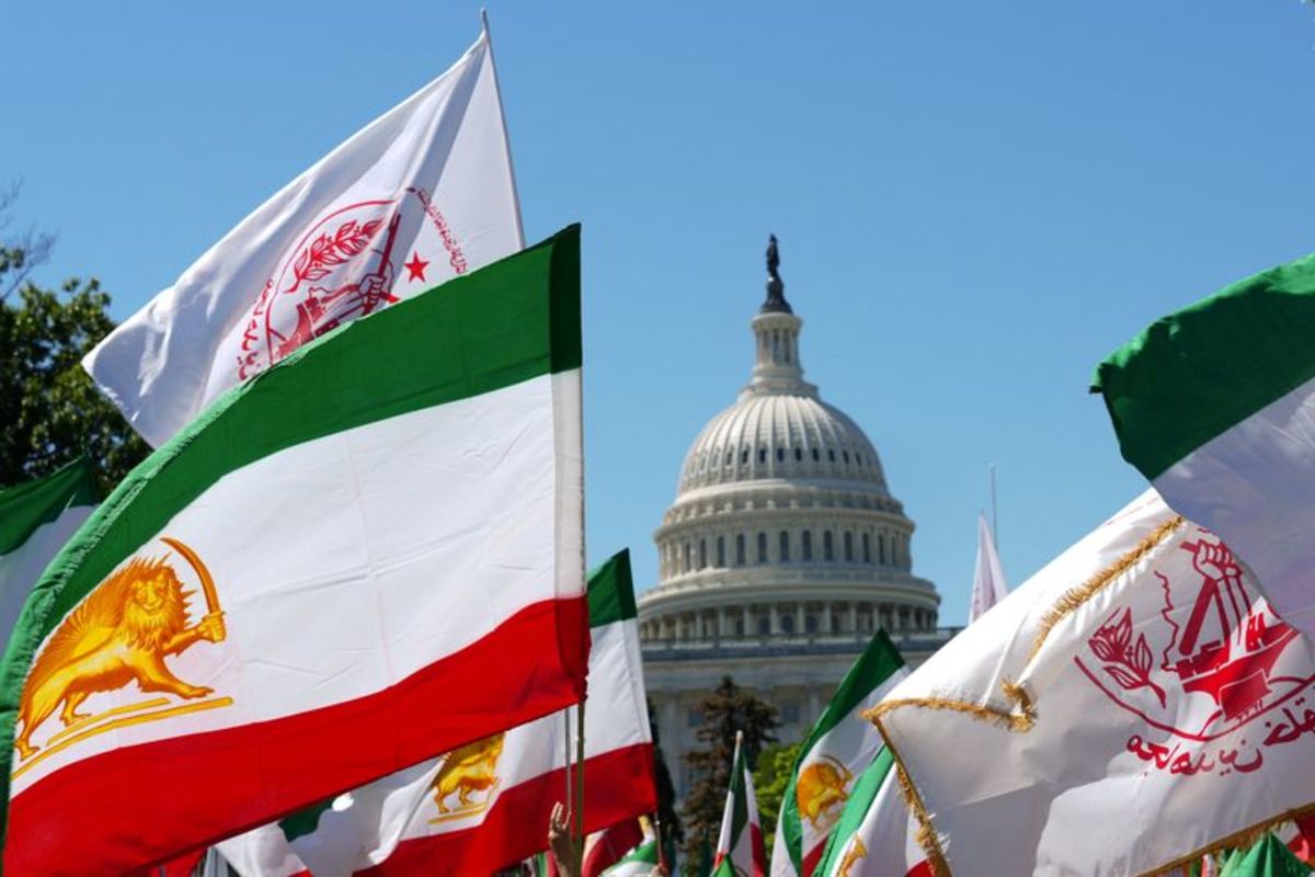 Democrats Push War Powers Vote as GOP Candidates Distance From Trump on Iran Conflict