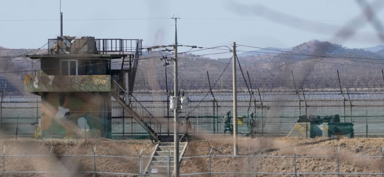 Three South Korean Soldiers Injured in Landmine Blast at Border Three South Korean Soldiers Injured in Landmine Blast at Border