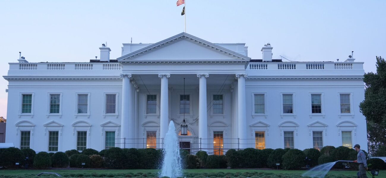 Major US News Outlets Plan Legal Action Over White House Access Ban Major US News Outlets Plan Legal Action Over White House Access Ban