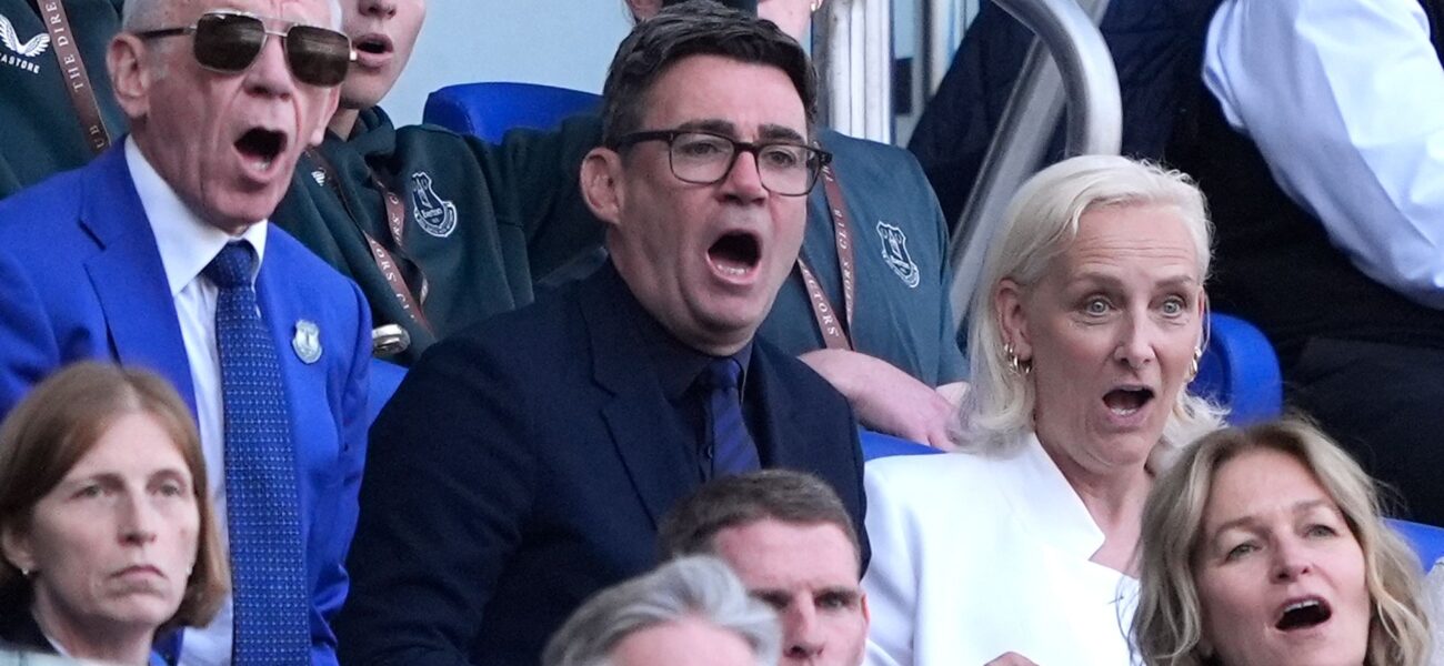 Prime Minister Pushes to Lift Alcohol Ban in Football Stands Prime Minister Pushes to Lift Alcohol Ban in Football Stands
