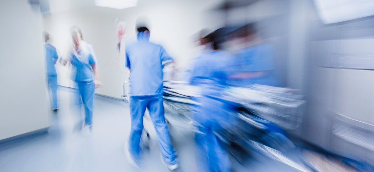 UK Emergency Department Overcrowding Linked to Hundreds of Weekly Deaths