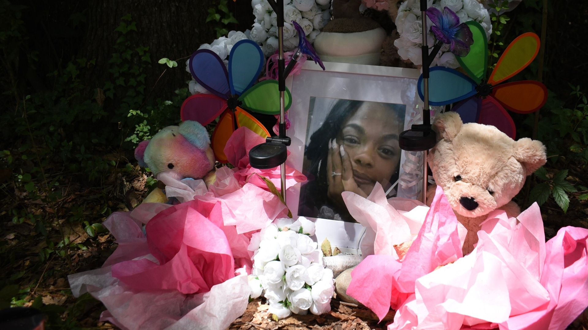 Black Woman Found Hanging in Tree Was Killed in Drug Dispute, Police Say Black Woman Found Hanging in Tree Was Killed in Drug Dispute, Police Say