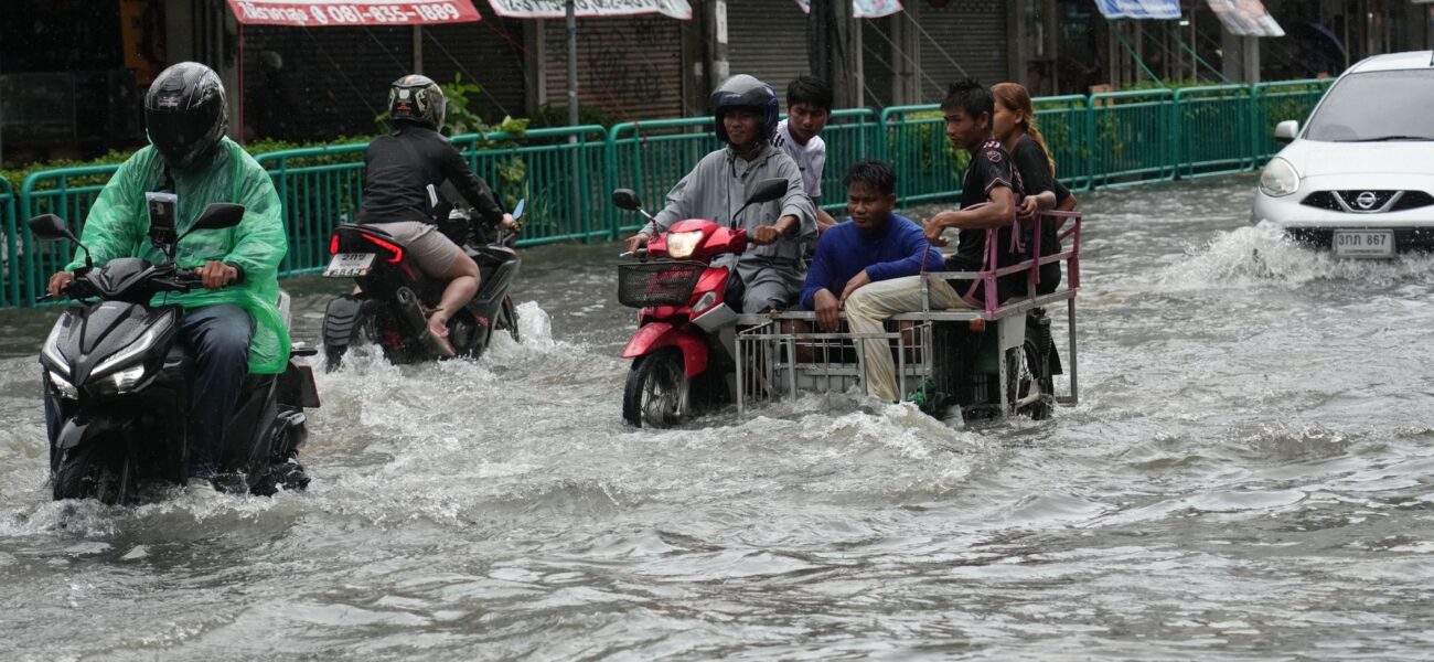 Bangkok Declares Disaster Zone Following Massive 30cm Rainfall Bangkok Declares Disaster Zone Following Massive 30cm Rainfall