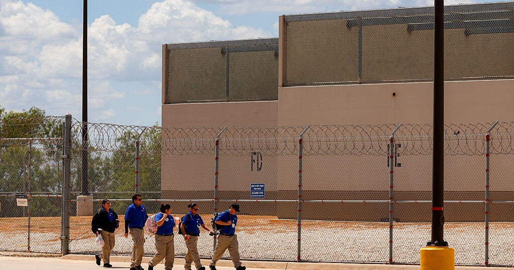 Supreme Court to Review Trump’s Immigration Detention Policy Supreme Court to Review Trump’s Immigration Detention Policy