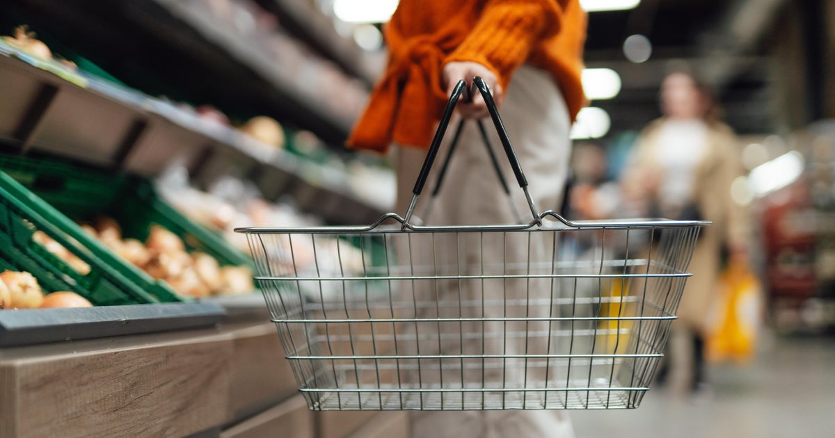 Senator Warren Sounds Alarm on Food Insecurity Amid SNAP Cuts and Inflation