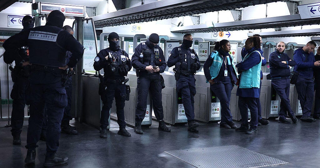 France Extends Curfews as Macron Struggles to Contain Nationwide Riots France Extends Curfews as Macron Struggles to Contain Nationwide Riots
