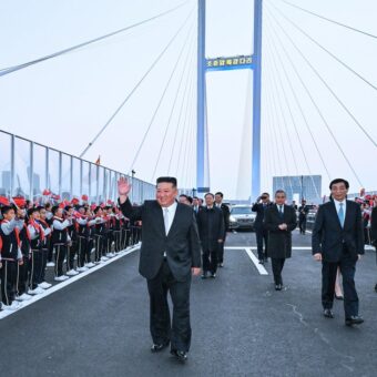 Kim Jong Un Inaugurates New China-North Korea Bridge During Diplomatic Visit Kim Jong Un Inaugurates New China-North Korea Bridge During Diplomatic Visit