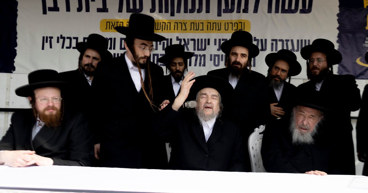 Israel Detains 40 Ultra-Orthodox Men at Airport Over Military Draft Evasion