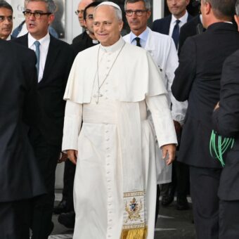 Surgeon Details Pope Leo XIV’s Accidental Cancer Discovery and Recovery