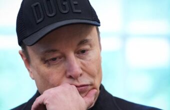SpaceX Secures Spectrum Deal to Expand Starlink as Mobile Carrier