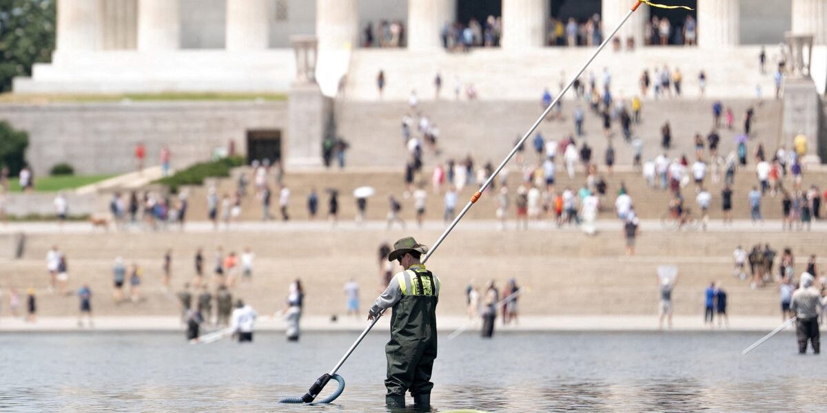 Trump Claims Reflecting Pool Renovation Is Complete, But Work Continues Trump Claims Reflecting Pool Renovation Is Complete, But Work Continues