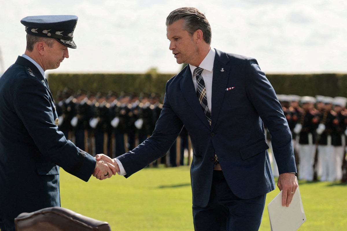Hegseth Plans Major Pentagon Restructuring, Cutting 20% of Senior Military Roles Hegseth Plans Major Pentagon Restructuring, Cutting 20% of Senior Military Roles